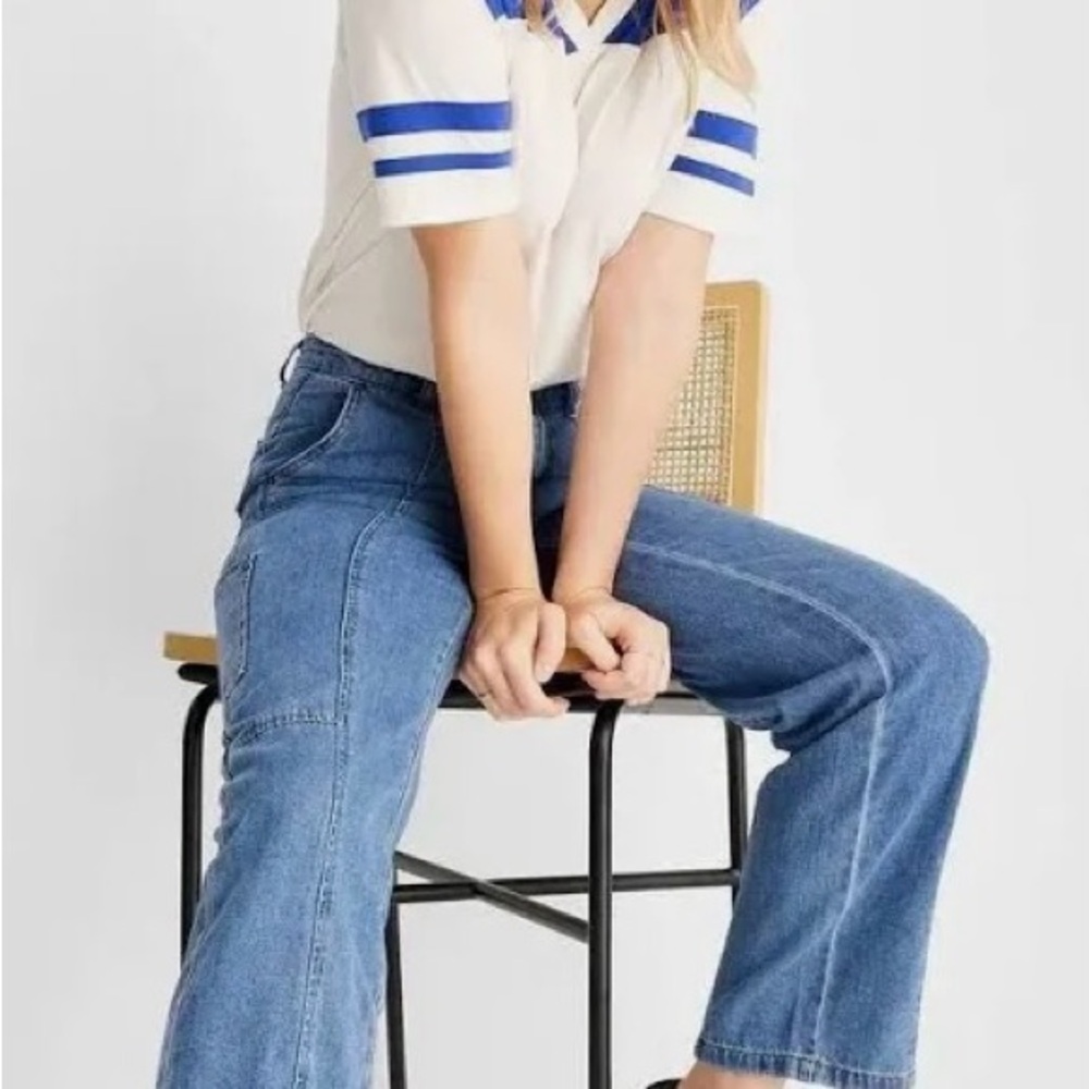 High-Rise Cargo Wide Leg Jeans - Picture 2 of 6